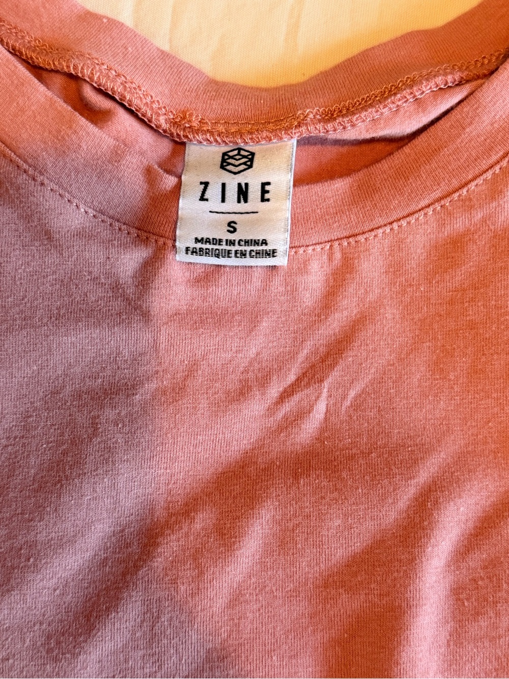 Zine Pink Open Back Buckle Crop Top Size Small Short Sleeve Tee - Picture 4 of 6